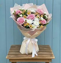 Букет цветов из:  Гвоздики, Орхидеи и Розы #REPLACE_PRED# Чинаре