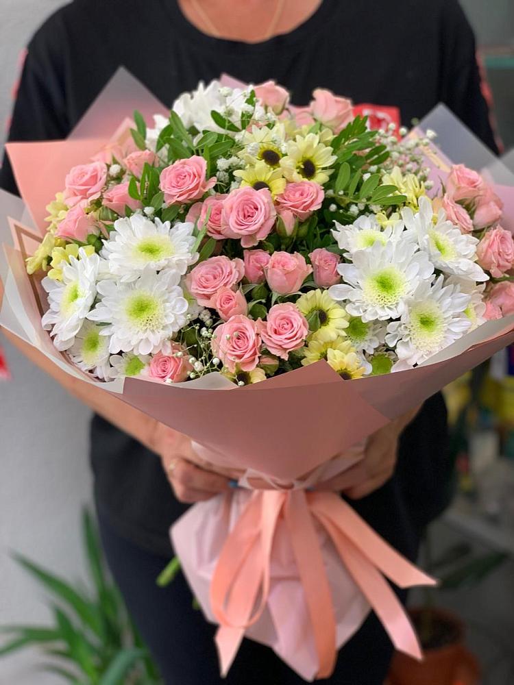 Букет цветов из: Розы и Хризантемы в Чинаре