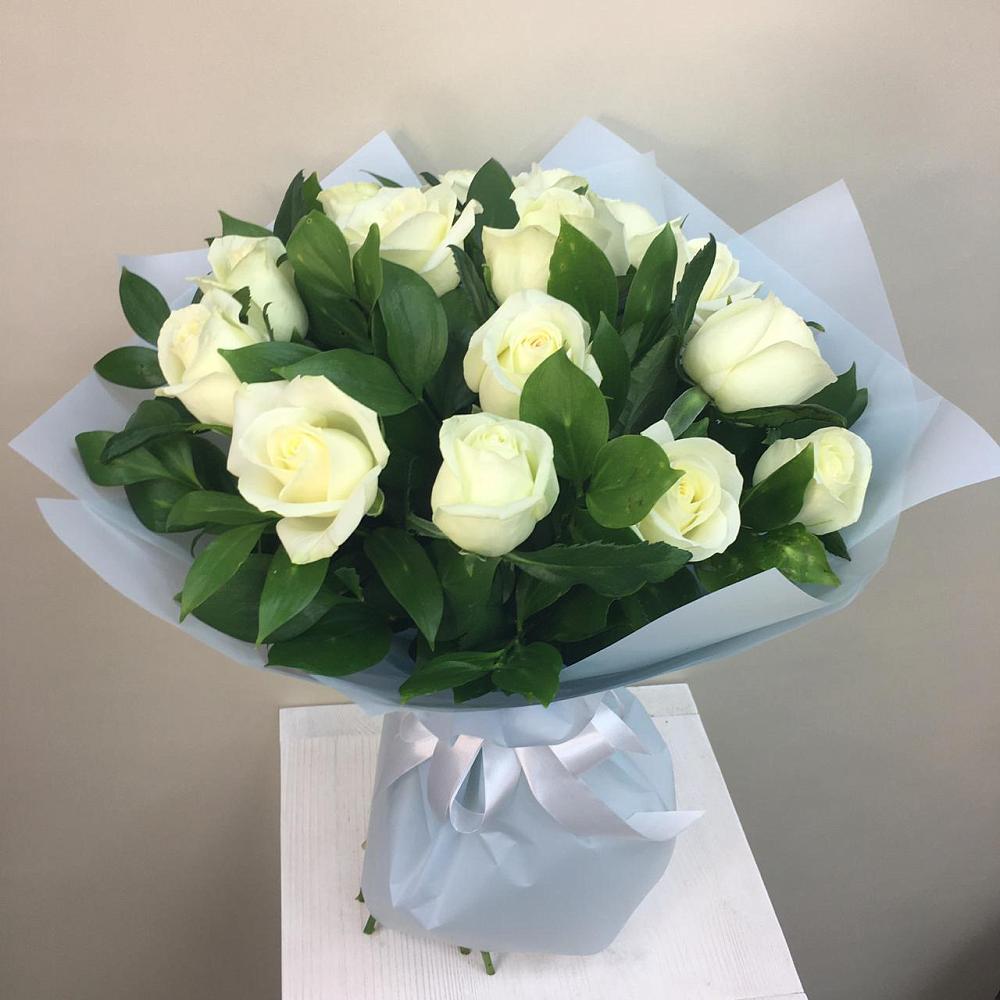Букет 15 Белых роз Проуд в Чинаре