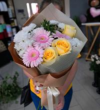 Букет цветов из:  Герберы, Розы и Хризантемы в Чинаре
