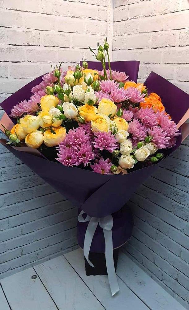 Букет цветов из: Хризантемы и Розы в Чинаре