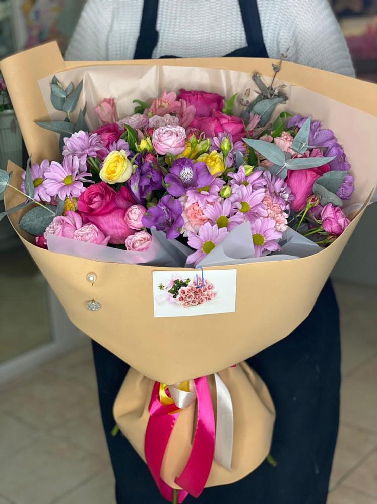 Букет цветов из: Хризантемы, Гвоздики и Альстромерии в Чинаре