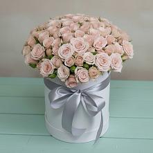 Цветочная композиция из Розы в шляпной коробке в Чинаре