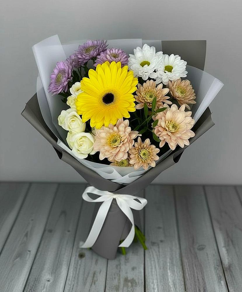 Букет цветов из: Розы, Герберы и Хризантемы в Чинаре