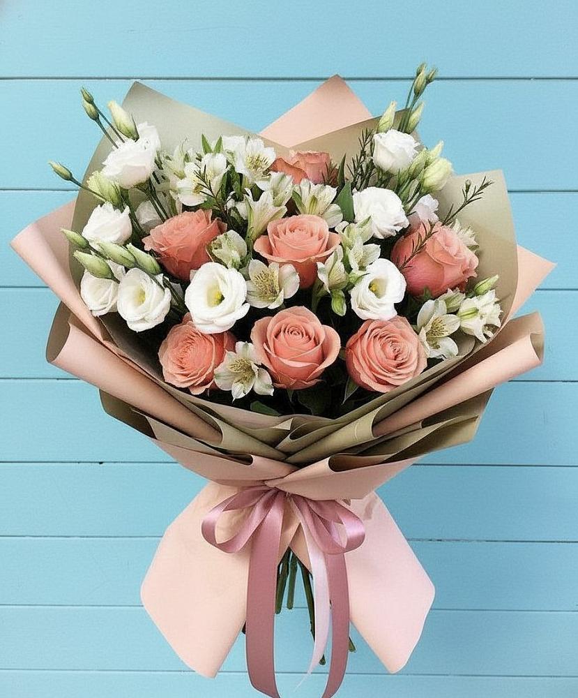 Букет цветов из: Розы, Альстромерии и Лизиантусы в Чинаре