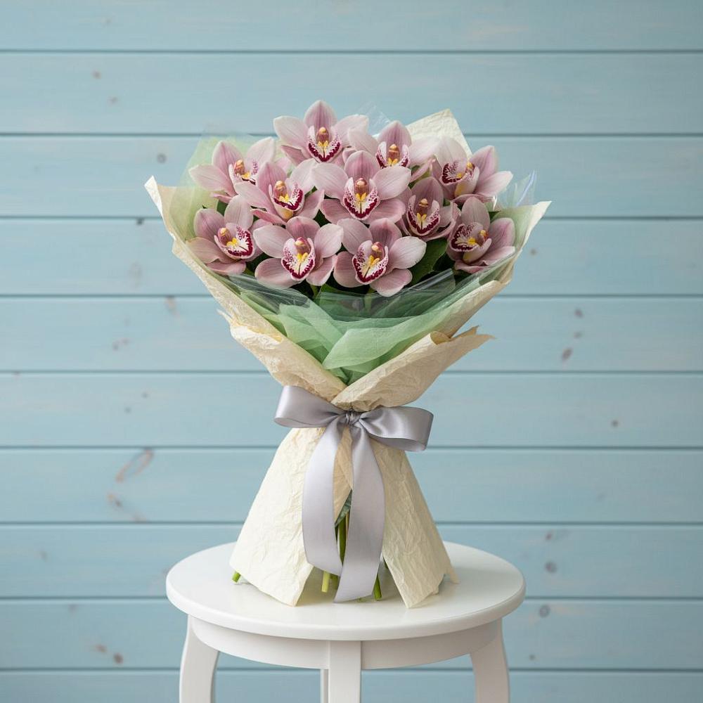 Букет цветов из: Орхидеи и Розы в Чинаре