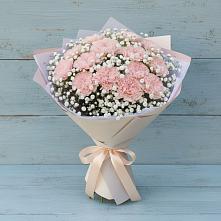 Букет цветов из:  Гвоздики в Чинаре