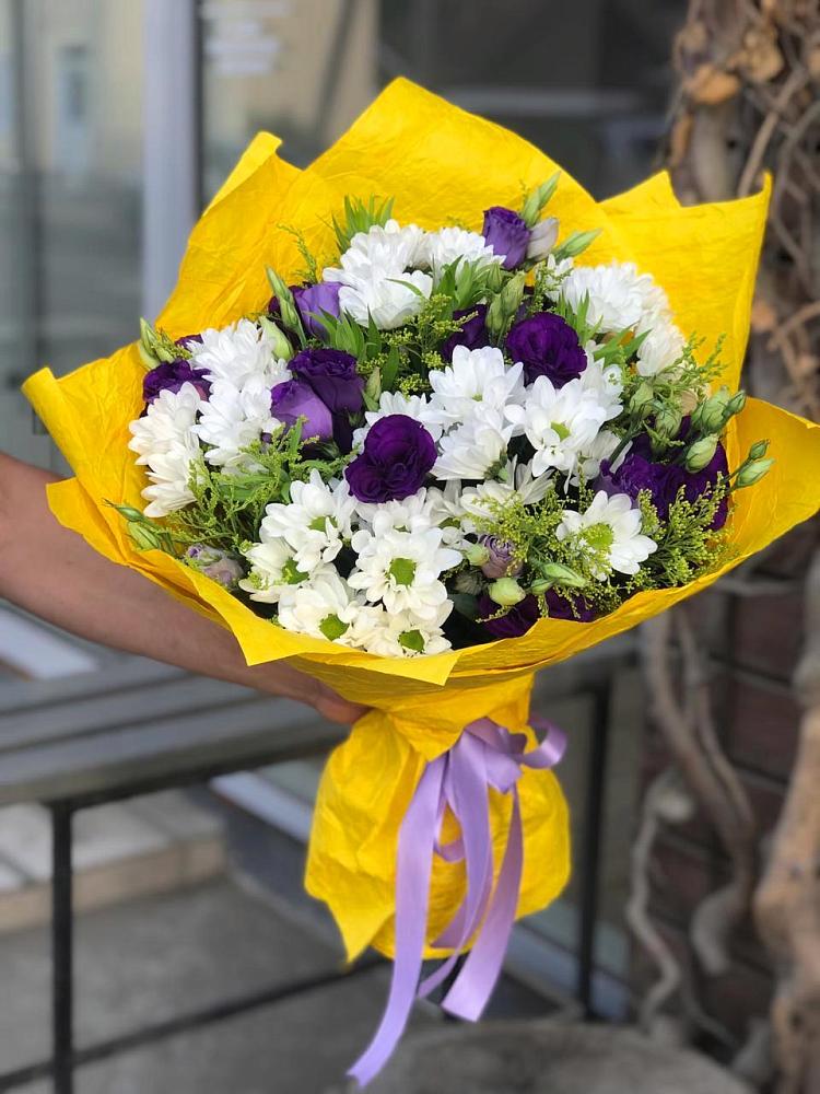 Букет цветов из: Ирисы, Хризантемы и Ромашки в Чинаре