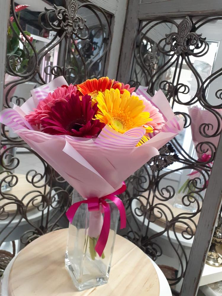 Букет цветов из: Герберы в Чинаре