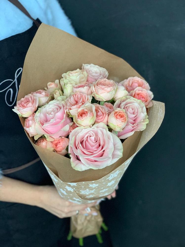 Букет цветов из: Хризантемы и Розы в Чинаре