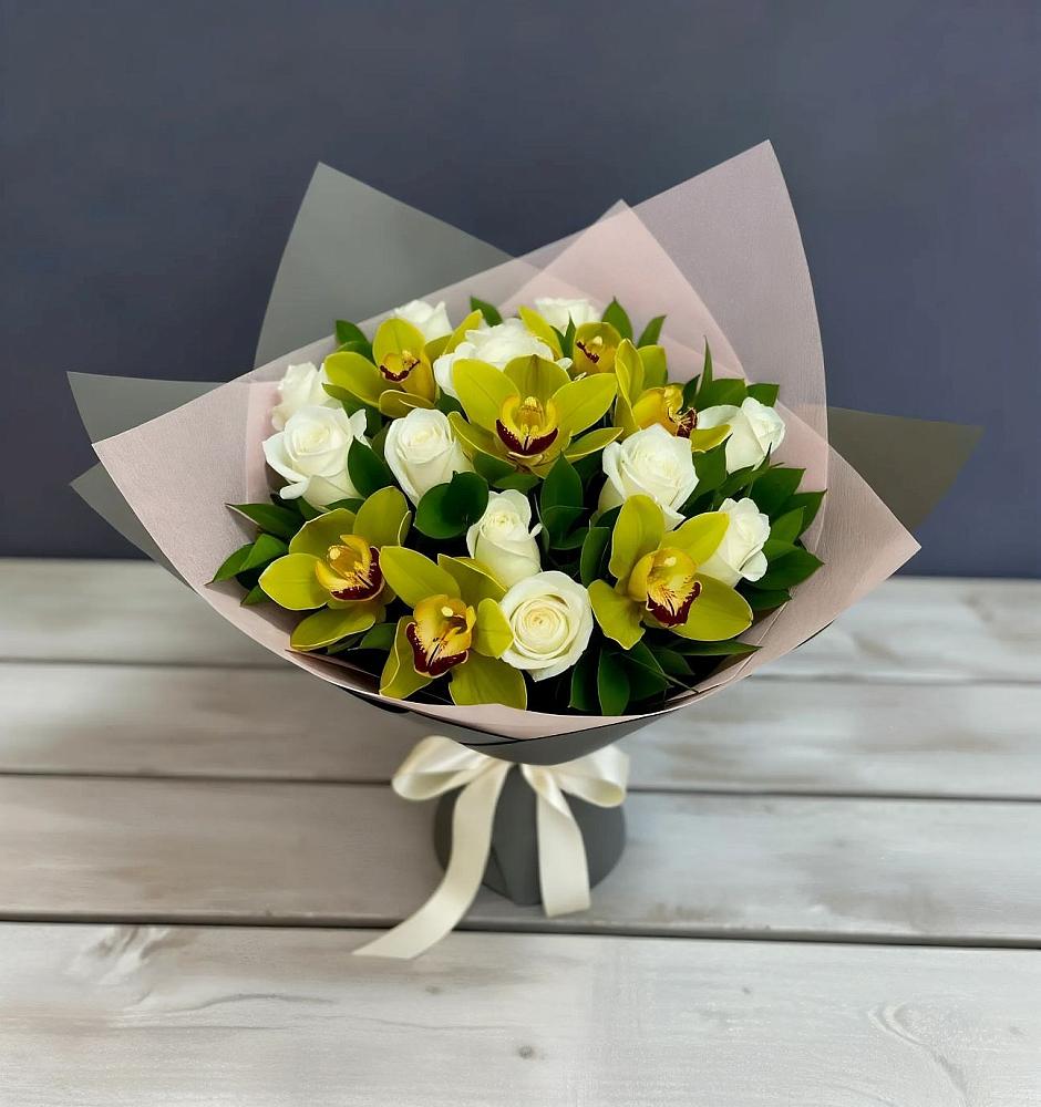 Букет цветов из: Орхидеи и Розы в Чинаре