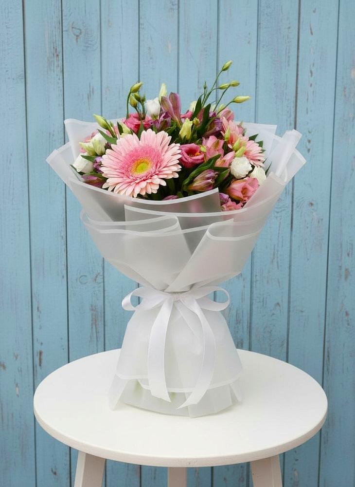 Букет цветов из: Герберы, Альстромерии и Лизиантусы в Чинаре