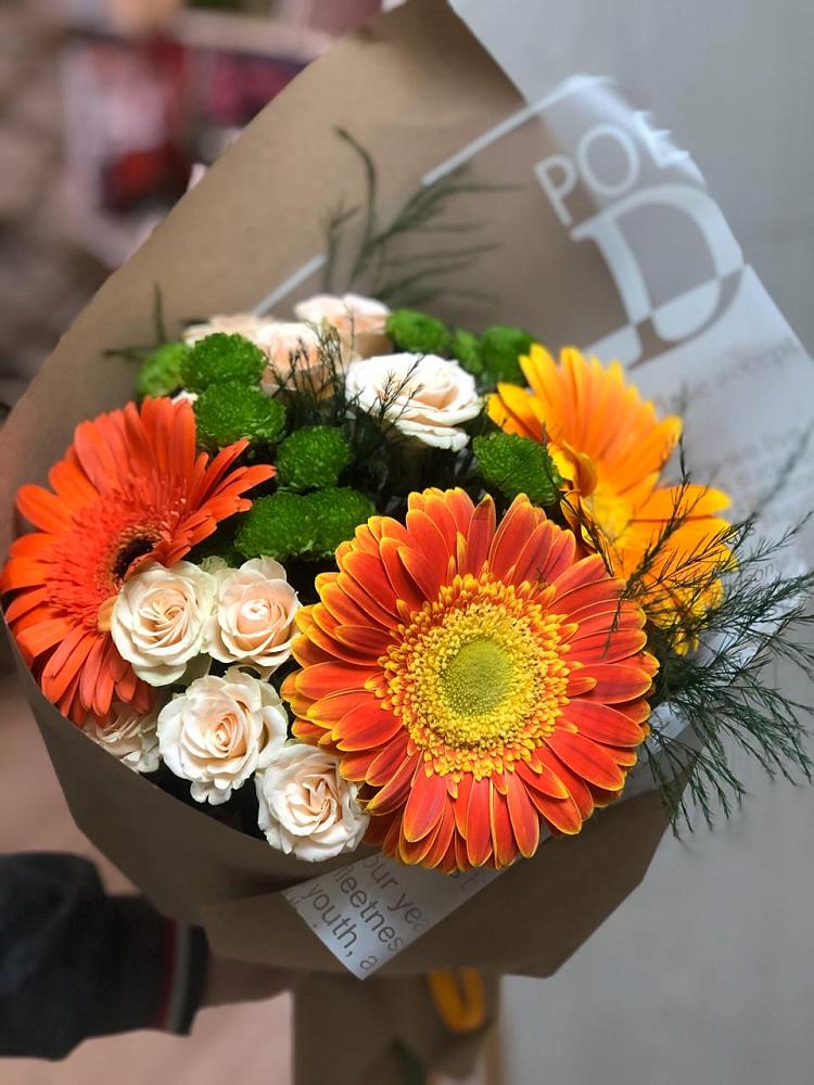 Букет цветов из: Герберы, Хризантемы и Розы в Чинаре