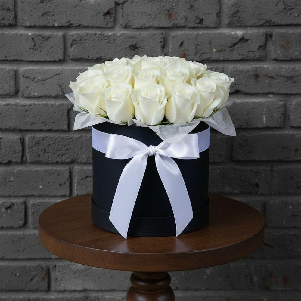 Цветочная композиция из Розы в шляпной коробке в Чинаре