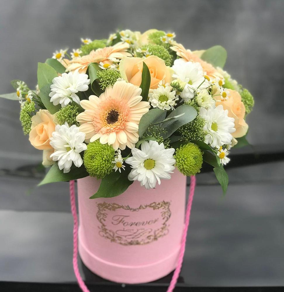 Цветочная композиция из Розы, Герберы и Хризантемы в шляпной коробке в Чинаре